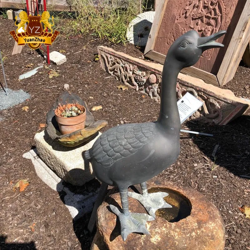 2021 New Design Animal Ornament Outdoor Street Bronze Goose Sculpture