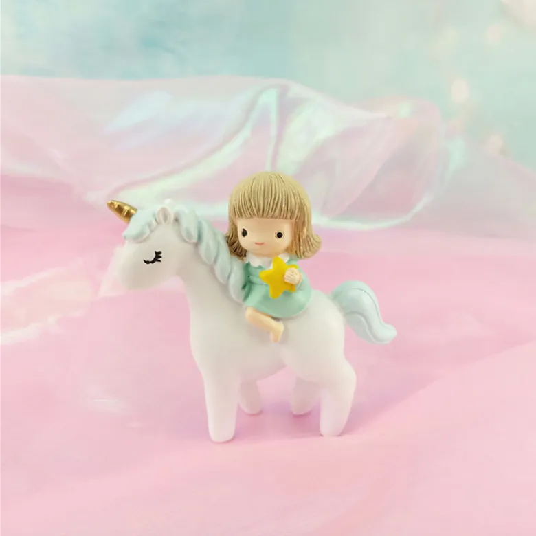 China OEM Newborn Gift Happy Birthday Resin Mini Unicorn Cake Topper