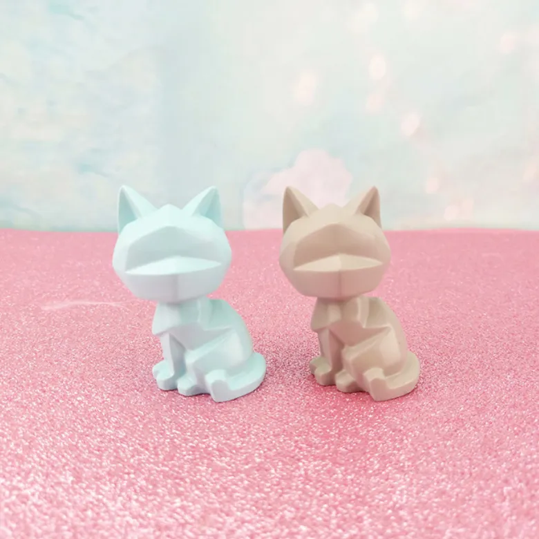 Customized Design High Geometric Cat Resin Sculpture Indoor Decorative Animal Statue
