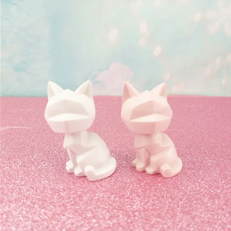 Customized Design High Geometric Cat Resin Sculpture Indoor Decorative Animal Statue