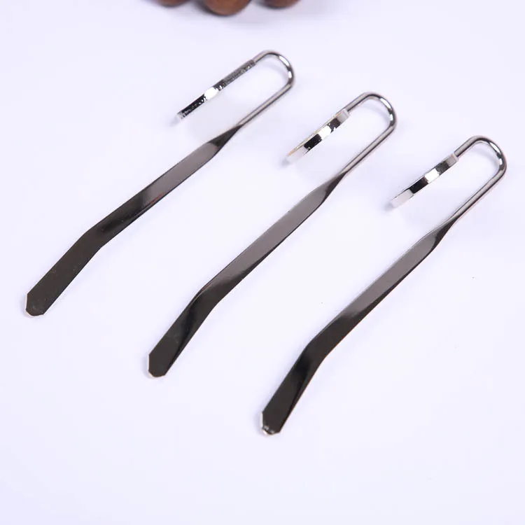 Customized zinc alloy paint colored metal cartoon bookmark