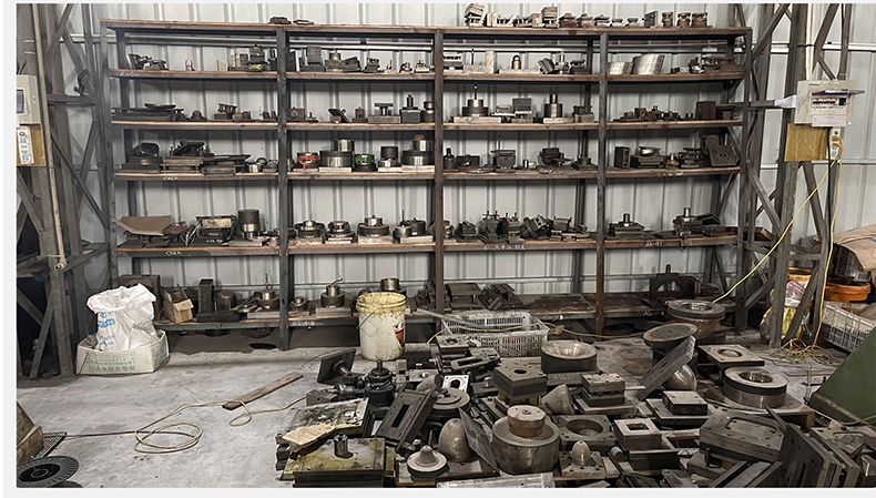 Cylinder-Shape LED Solar Metal Lantern Leaves Patterns Hollow Carved with Handle