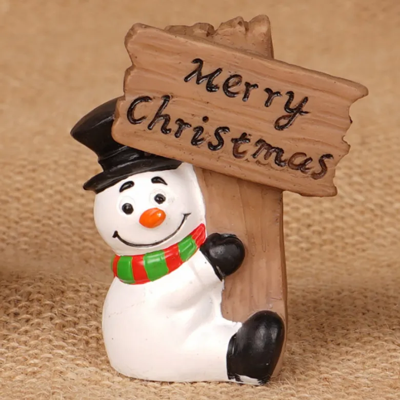 Hot-Selling Custom Xmas Gifts Resin Christmas Figurines with Welcome Board
