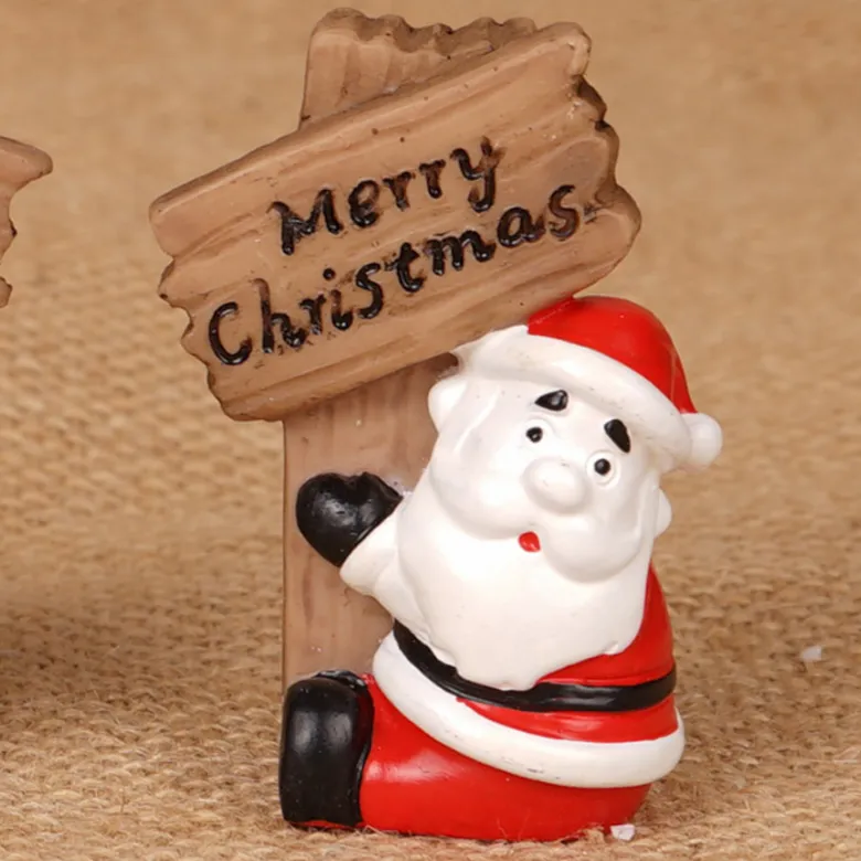 Hot-Selling Custom Xmas Gifts Resin Christmas Figurines with Welcome Board