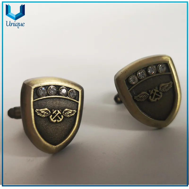 Luxury Crystal Decorated Wedding Gift Metal Cufflink, Custom Cufflink &Tie Pin Factory in Antique Brass with Rhineston Decoration for Best Promotional Gifts