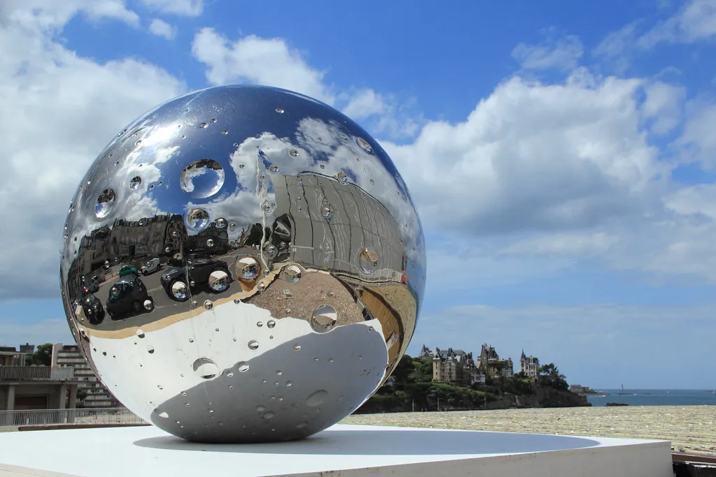 Mirror Polished Stainless Steel Moon Ball Sculpture Sphere Sculpture for Outdoor Decoration