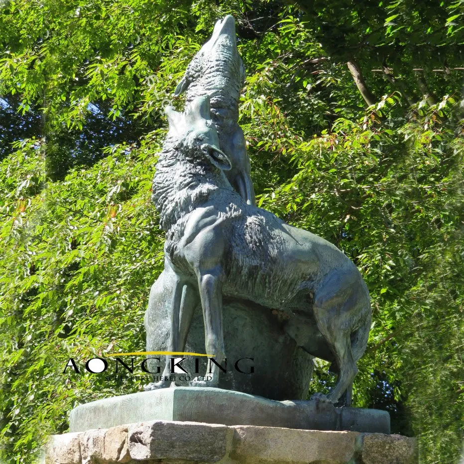 Outdoor Animal Decoration Bronze Sculpture Grey Wolf Bronze Statue